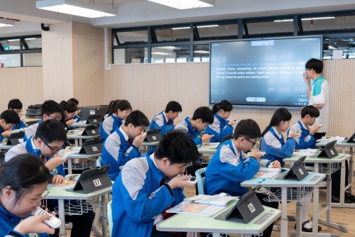 我校啟用「AI智慧教室」，邁入AI輔助教學新里程