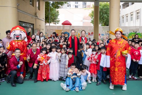 全校歡慶新春，氣氛熱烈濃厚
