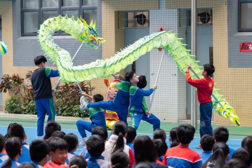 青洲中學喜迎馬年新春，師生共慶辭舊迎新